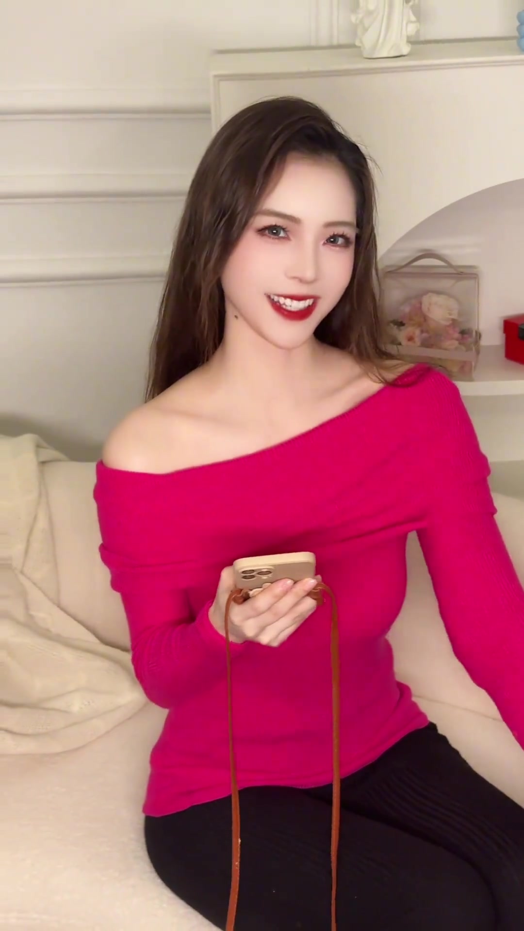 金年会体育LPL主持余霜分享小小迦娜Cos视频：有你，就是好天气